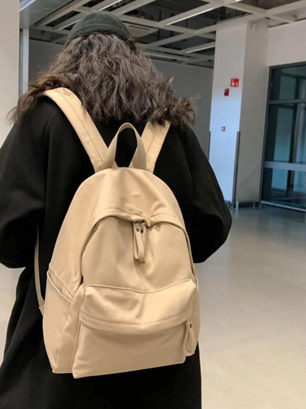 Classic Men's Casual Backpack in Khaki